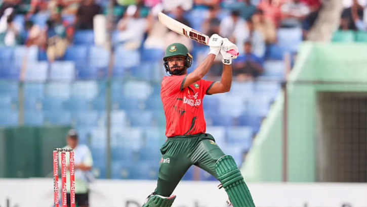 সাইফ-লিটনের বিদায়ে চাপে বাংলাদেশ 